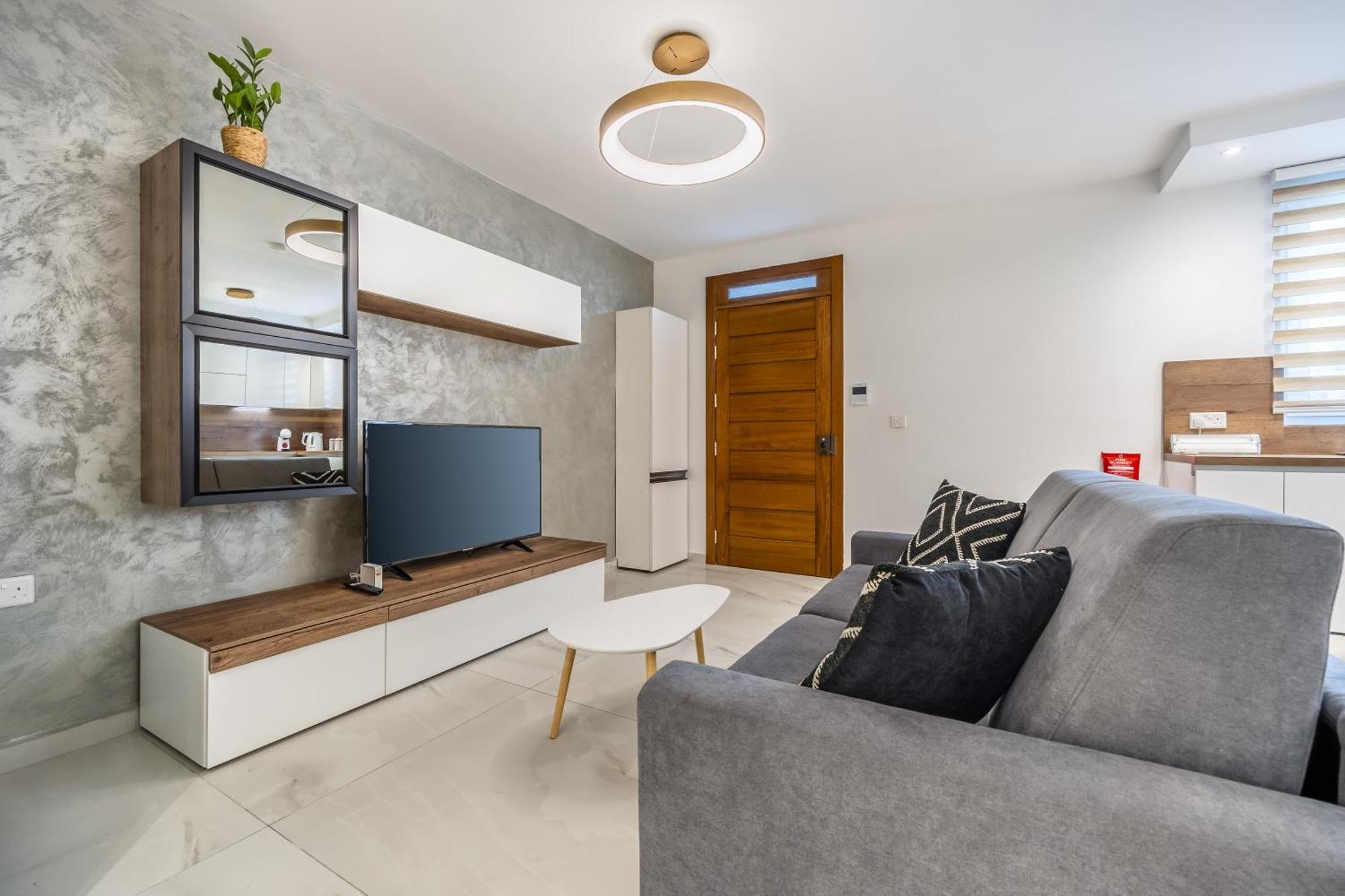 New And Modern In Ta Xbiex, Great Location! Appartement