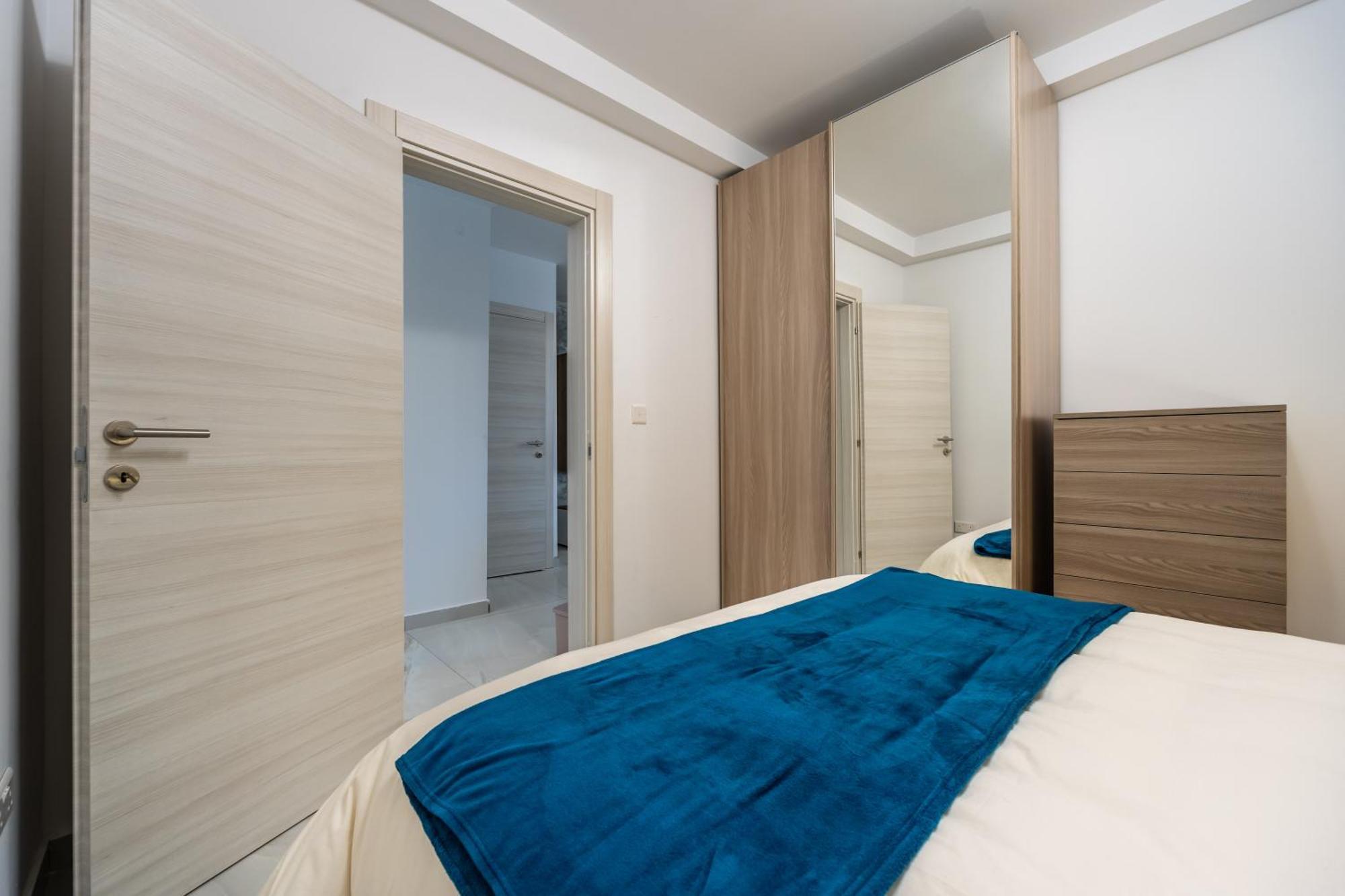 New And Modern In Ta Xbiex, Great Location! Appartement